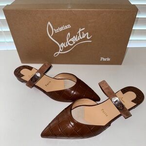 Christian Louboutin Choc Lock Calfskin Flat in Biscotto